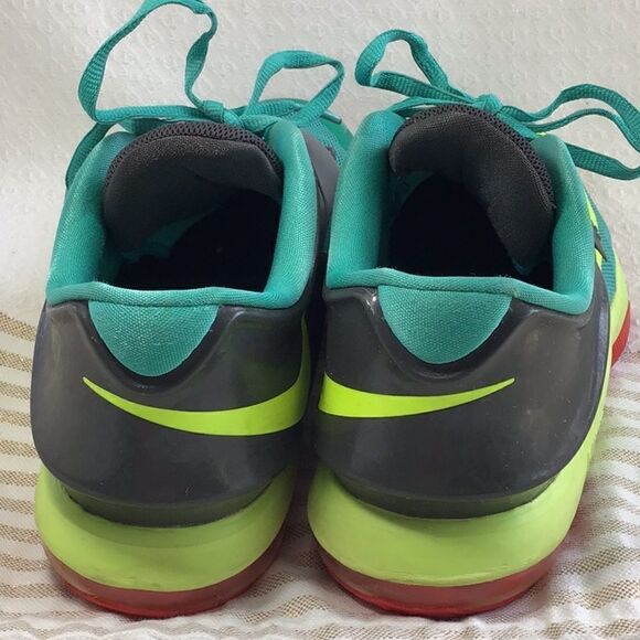 Nike KD Kevin Durant Youth Trainers In “Carnival Jade” - Picture 10 of 16